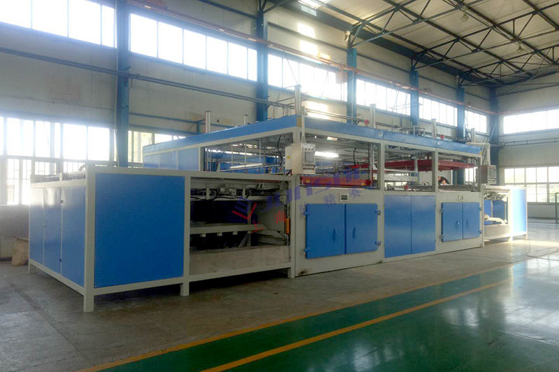 雙頭自動<a href=http://www.feitengwang.com.cn/ target=_blank class=infotextkey>吸塑機</a>.jpg